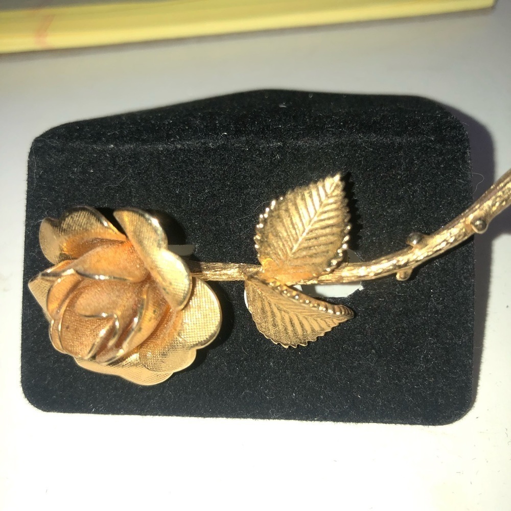 Vintage Gold Floral Brooch
